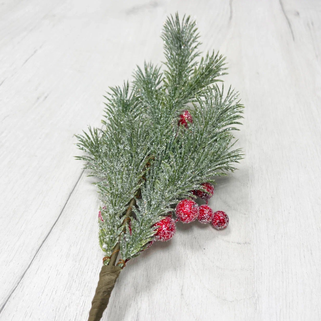 Christmas Deluxe Ветка еловая с красными ягодами 35 см 1 шт