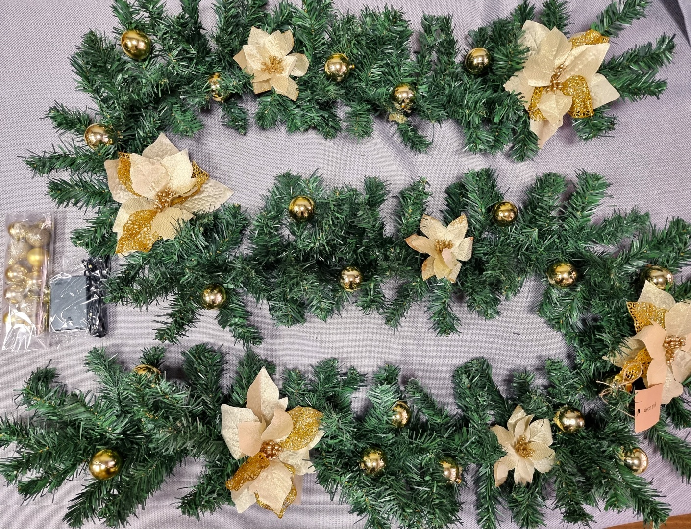 Decor arvik Новогодняя елочная ветка с подсветкой 2,7м
