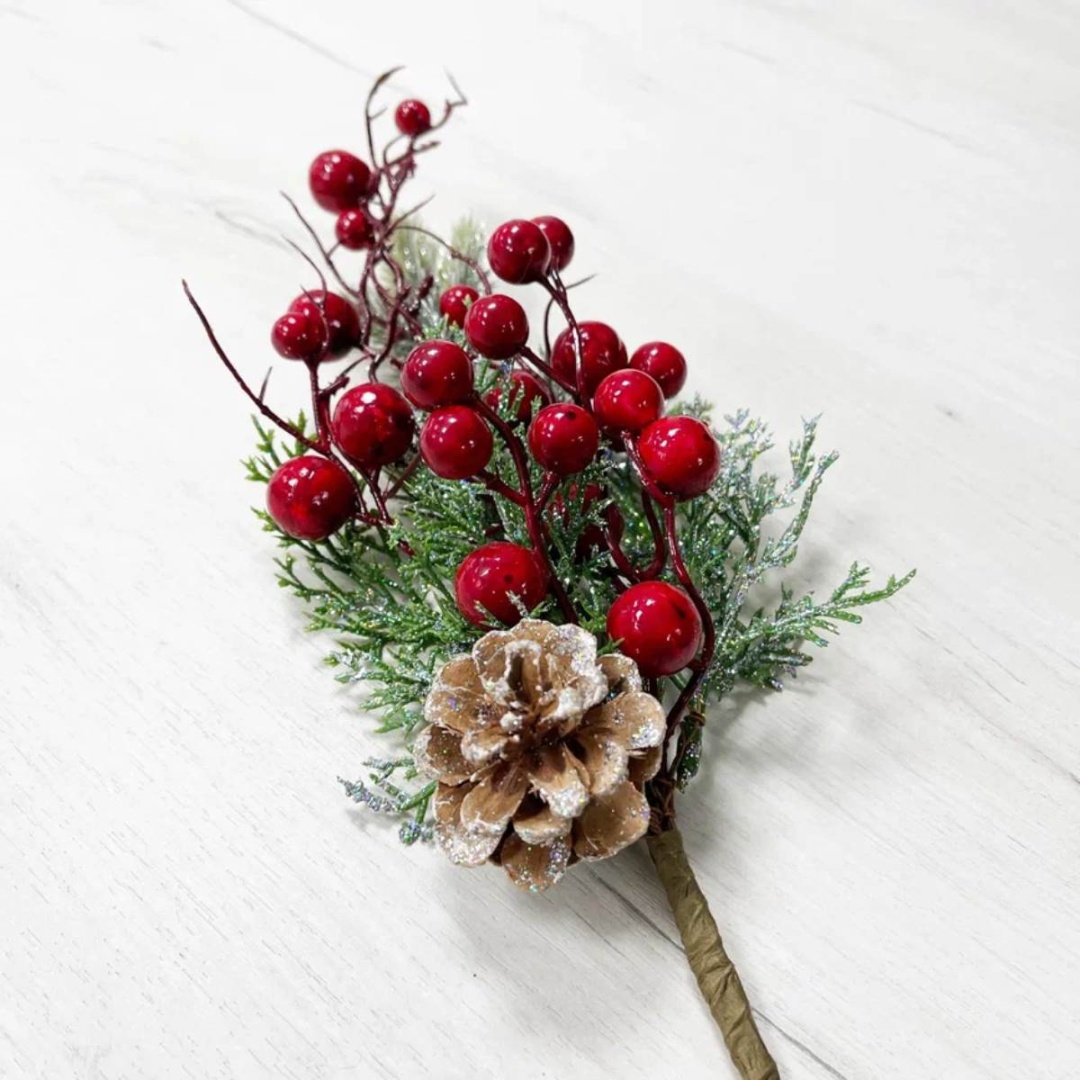Christmas Deluxe: Ветка еловая с красными ягодами и шишками, 35 см., в блестках