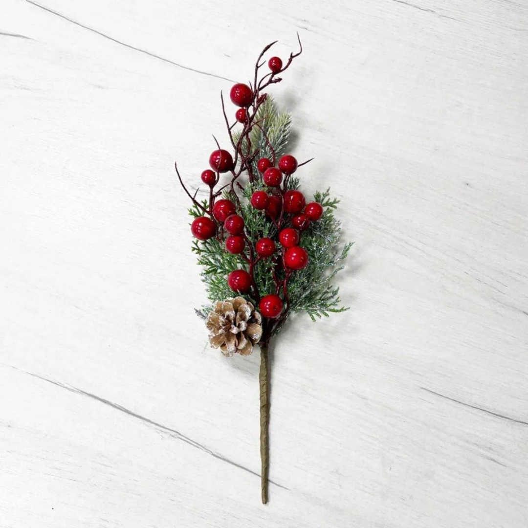 Christmas Deluxe: Ветка еловая с красными ягодами и шишками, 35 см., в блестках