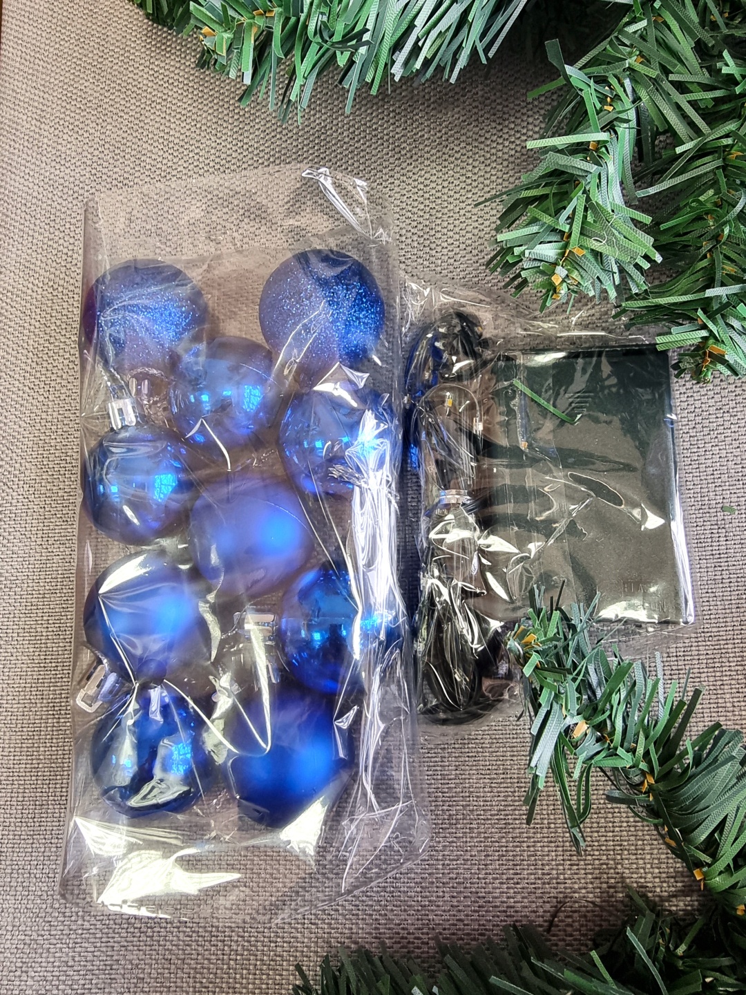 Decor arvik Новогодняя елочная ветка с подсветкой 2,7м
