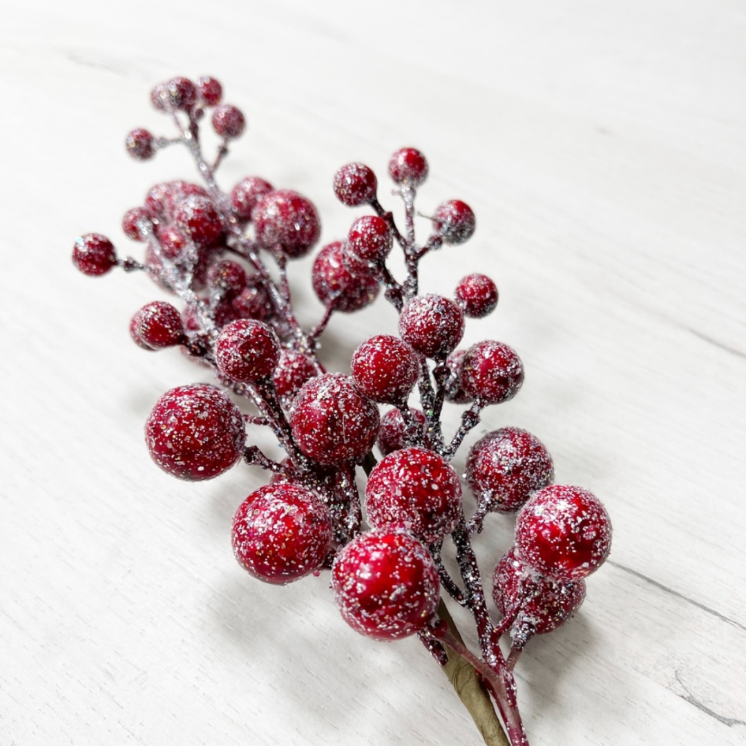 ChristmasDeLuxe Ветка из красных ягод в блестках 35 см 1 шт