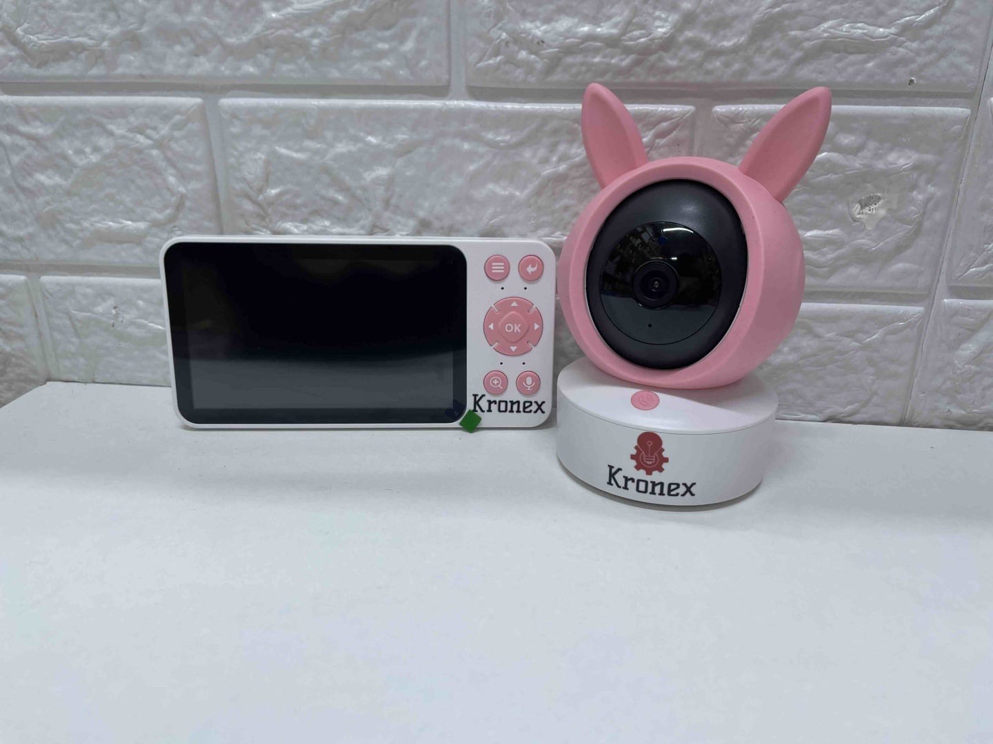 Видеоняня Kronex WiFi Baby monitor c8